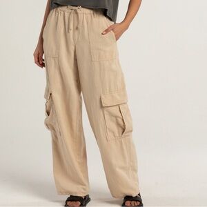 NWT Urban Outfitters creme Wide Leg cargo utility Pants size XS/S